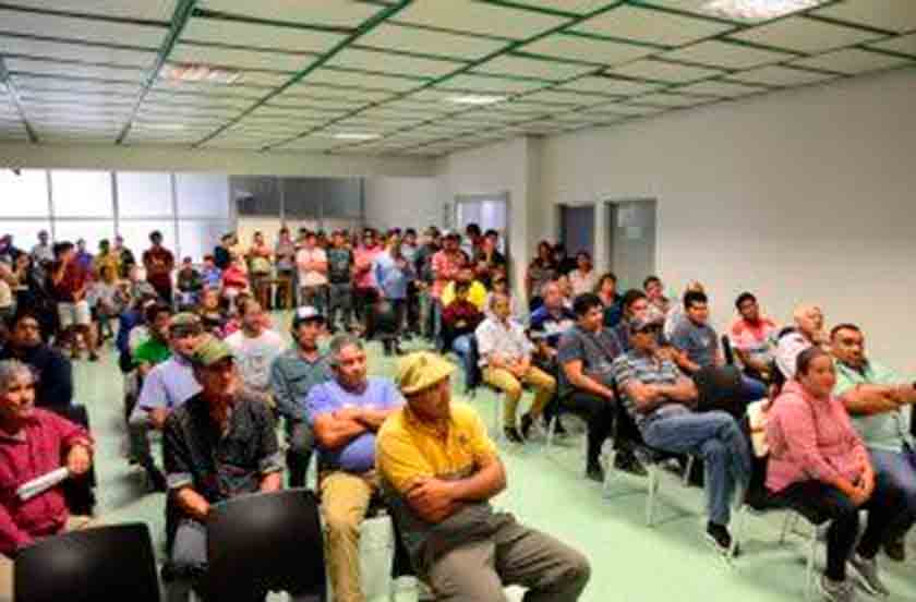 Entregan subsidios a ladrilleros afectados por la creciente del Paraná