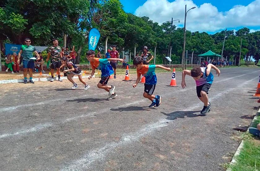 os930brt-02 BELLA VISTA FUE SEDE DE UN TORNEO DE MINIATLETISMO REGIONAL