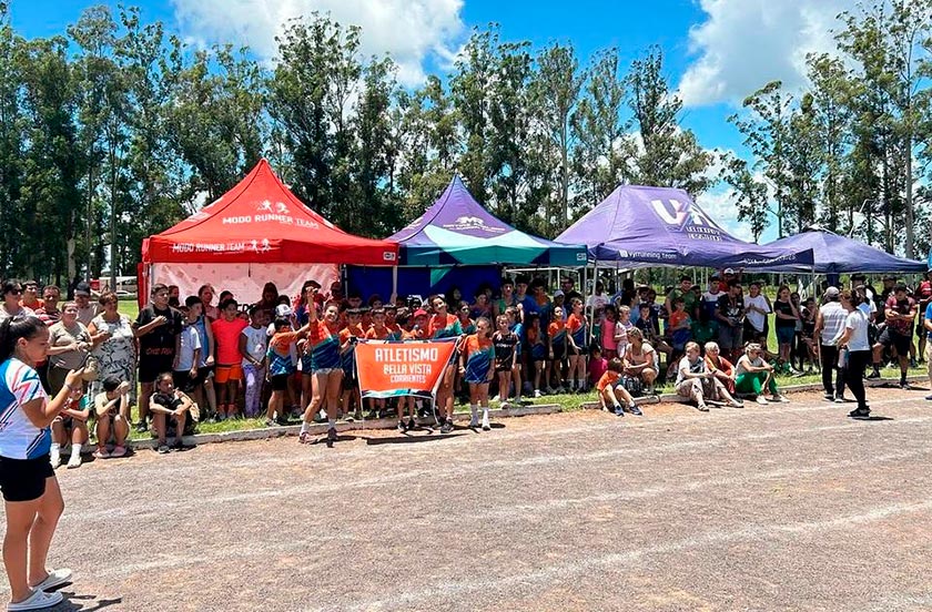 os930brt-05 BELLA VISTA FUE SEDE DE UN TORNEO DE MINIATLETISMO REGIONAL