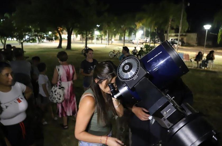 Vecinos y turistas vieron la alineación planetaria en el Observatorio Astronómico «José Luis Sérsic»