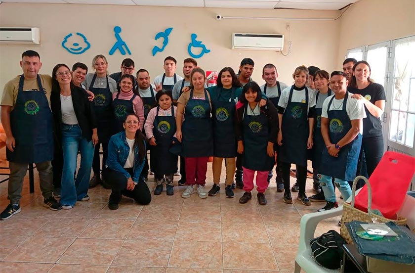 Se realizó el segundo taller de intervención textil en el Centro Sin Barreras