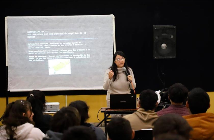 b29duby0-05 LA MUNICIPALIDAD DE BELLA VISTA LANZÓ EL TALLER "SÚBITE A LA AUTOESTIMA"