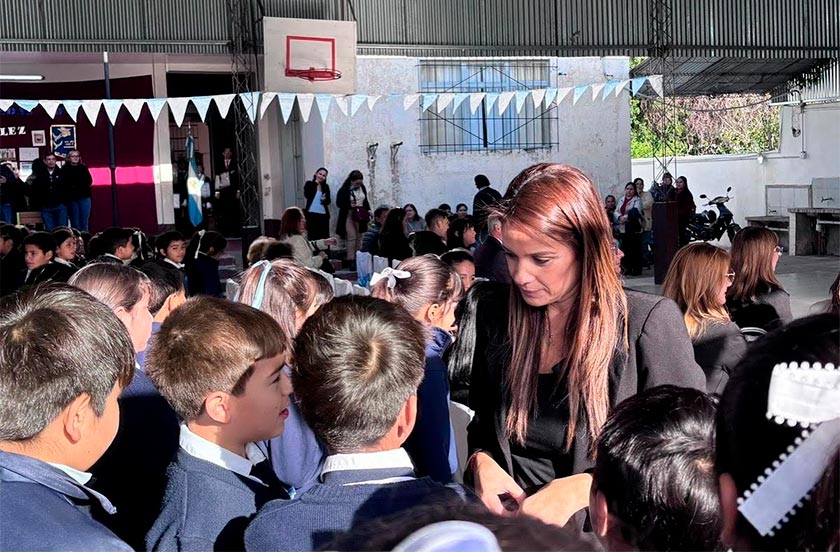 urft70lm-04 LA INTENDENTE BAZZI PARTICIPÓ DEL 114° NIVERSARIO DE LA ESCUELA N°17