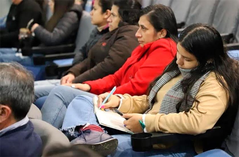 he72bsm4-03 REALIZARON UNA CHARLA PARA EMPRENDEDORES Y PRESENTARON MICROCRÉDITOS PARA EL SECTOR