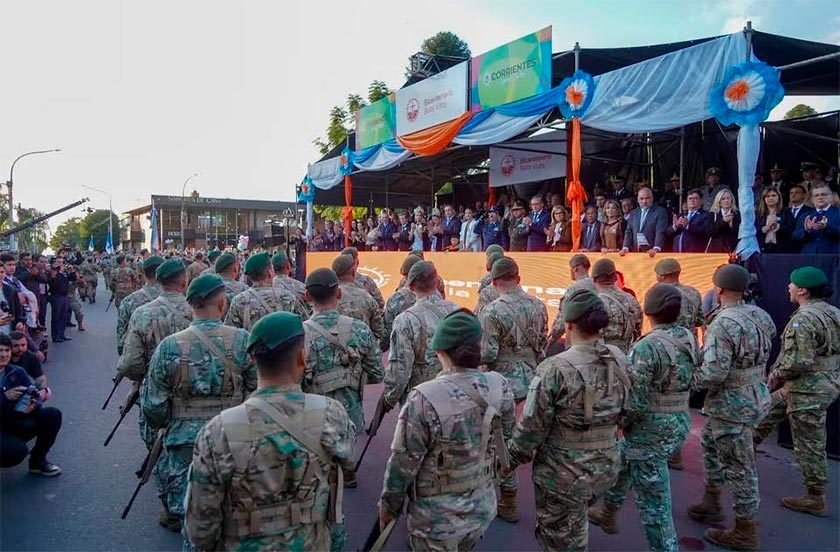 uayi9i00-03 BELLA VISTA CELEBRÓ CON EMOCIÓN Y ORGULLO SU BICENTENARIO