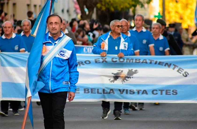uayi9i00-04 BELLA VISTA CELEBRÓ CON EMOCIÓN Y ORGULLO SU BICENTENARIO