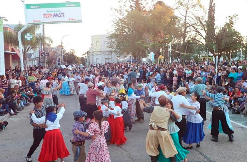 Bella Vista celebró el Día del amigo con el festival «Chamarock»