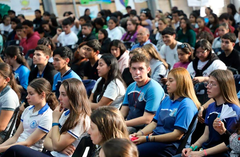 3w2ww-02 BELLA VISTA FUE SEDE DEL IV ENCUENTRO DE COOPERATIVAS ESCOLARES DE CORRIENTES