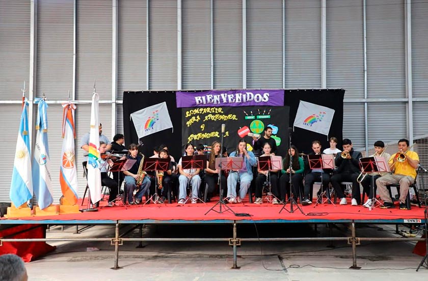 3w2ww-04 BELLA VISTA FUE SEDE DEL IV ENCUENTRO DE COOPERATIVAS ESCOLARES DE CORRIENTES