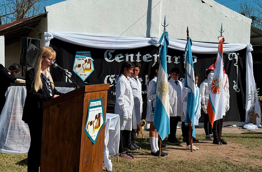 La intendente Bazzi acompañó los 100 años de la Escuela 732