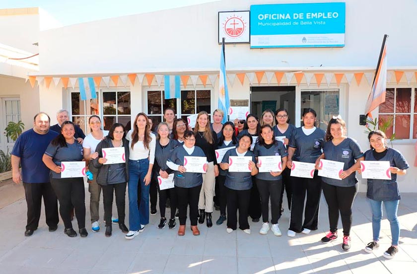 20 egresadas recibieron sus certificados del curso de Cuidadores Domiciliarios de Adultos Mayores