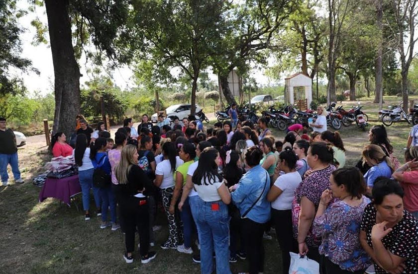 kv45wsa-05 EL OPERATIVO "VOS Y TU MUNICIPIO" ACERCÓ SERVICIOS A LOMAS SUR