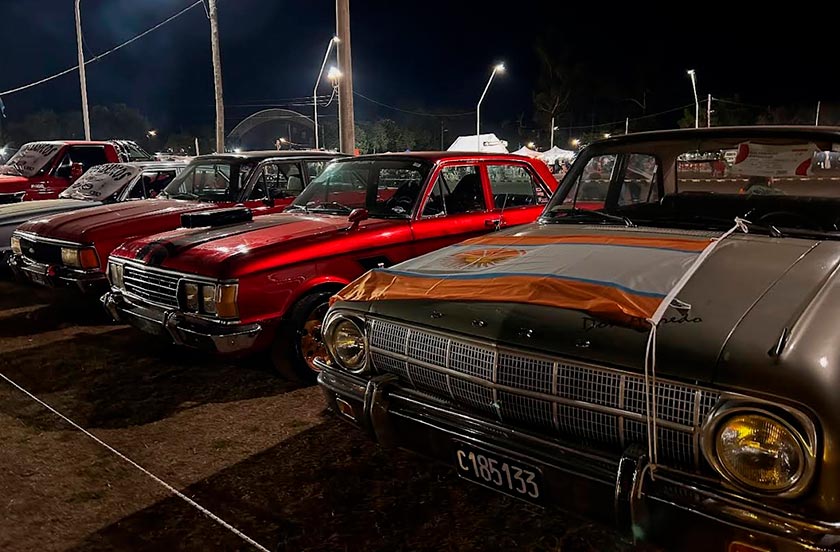 q5hgwlk55-02 BELLA VISTA VIBRÓ CON EL SEGUNDO ENCUENTRO DE AUTOS CLÁSICOS MULTIMARCA