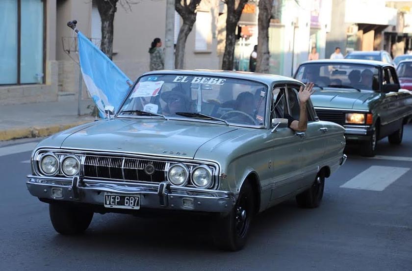 q5hgwlk55-04 BELLA VISTA VIBRÓ CON EL SEGUNDO ENCUENTRO DE AUTOS CLÁSICOS MULTIMARCA