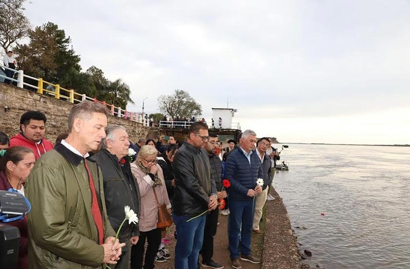 213ewq-02 BELLA VISTA RECORDÓ A LAS VÍCTIMAS DE LA "TRAGEDIA DE LOS CHAMAMECEROS"
