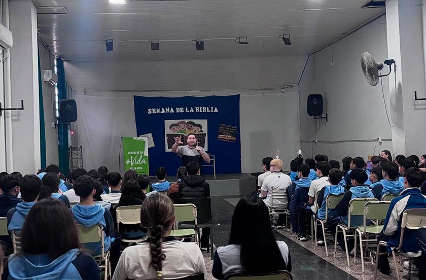 Realizaron la charla «Palabras que salvan» en dos colegios secundarios