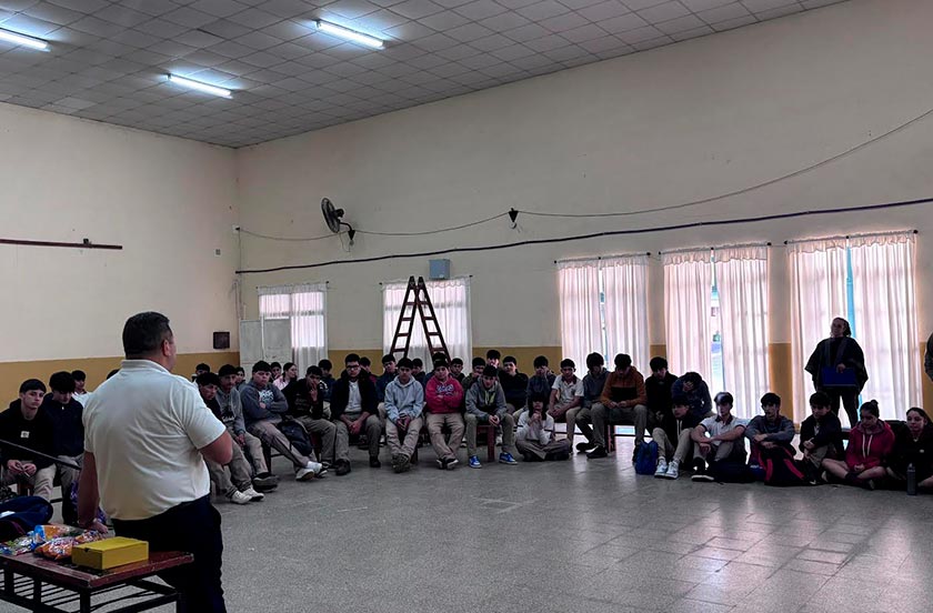 El Centro de Día +Vida brindó una charla sobre prevención del suicidio