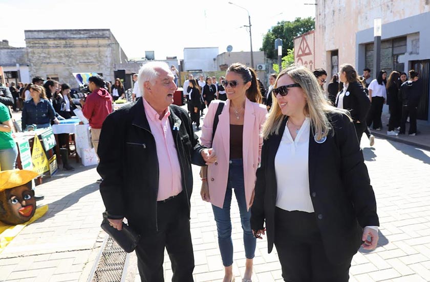 La intendente Bazzi acompañó la expo carreras del ISFD de Bella Vista