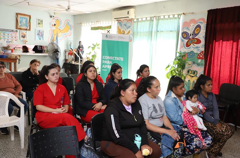 nase456a-02 BELLA VISTA INICIÓ CICLO DE CHARLAS SOBRE PREVENCIÓN DE CÁNCER DE MAMA