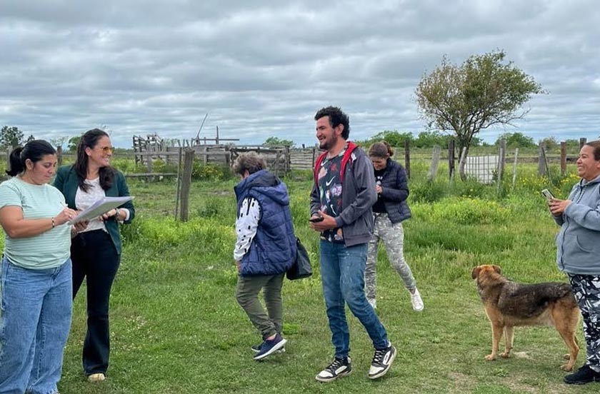 we546w-04 ENTREGARON MÓDULOS A LADRILLEROS DE BELLA VISTA