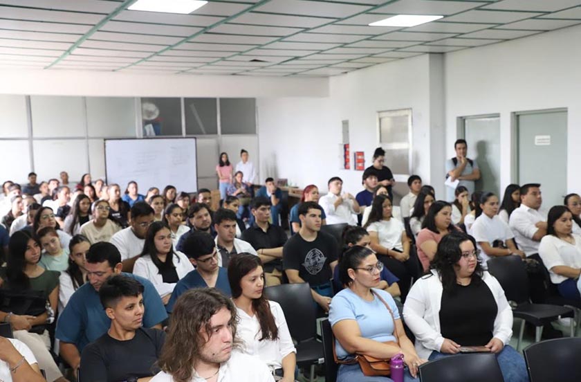 co56ds-02 La carrera de Kinesiología y Fisiatría tuvo su primer encuentro