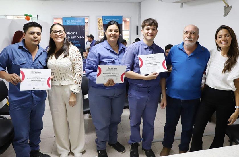Entregaron certificados de capacitación laboral de la Oficina de Empleo local
