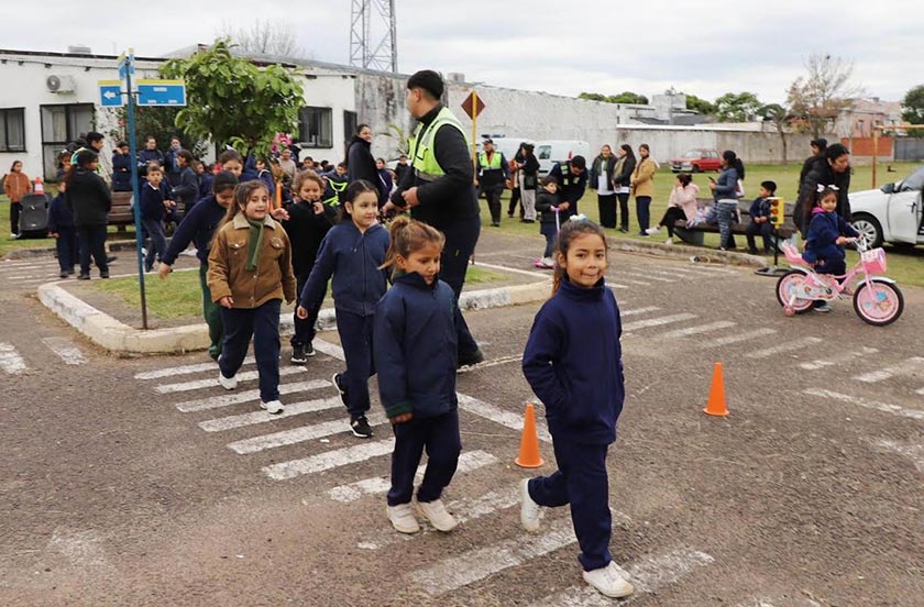 Municipio y escuelas trabajan en concientización vial