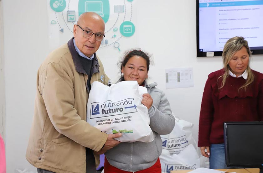 Sexta entrega de módulos alimentarios y capacitación